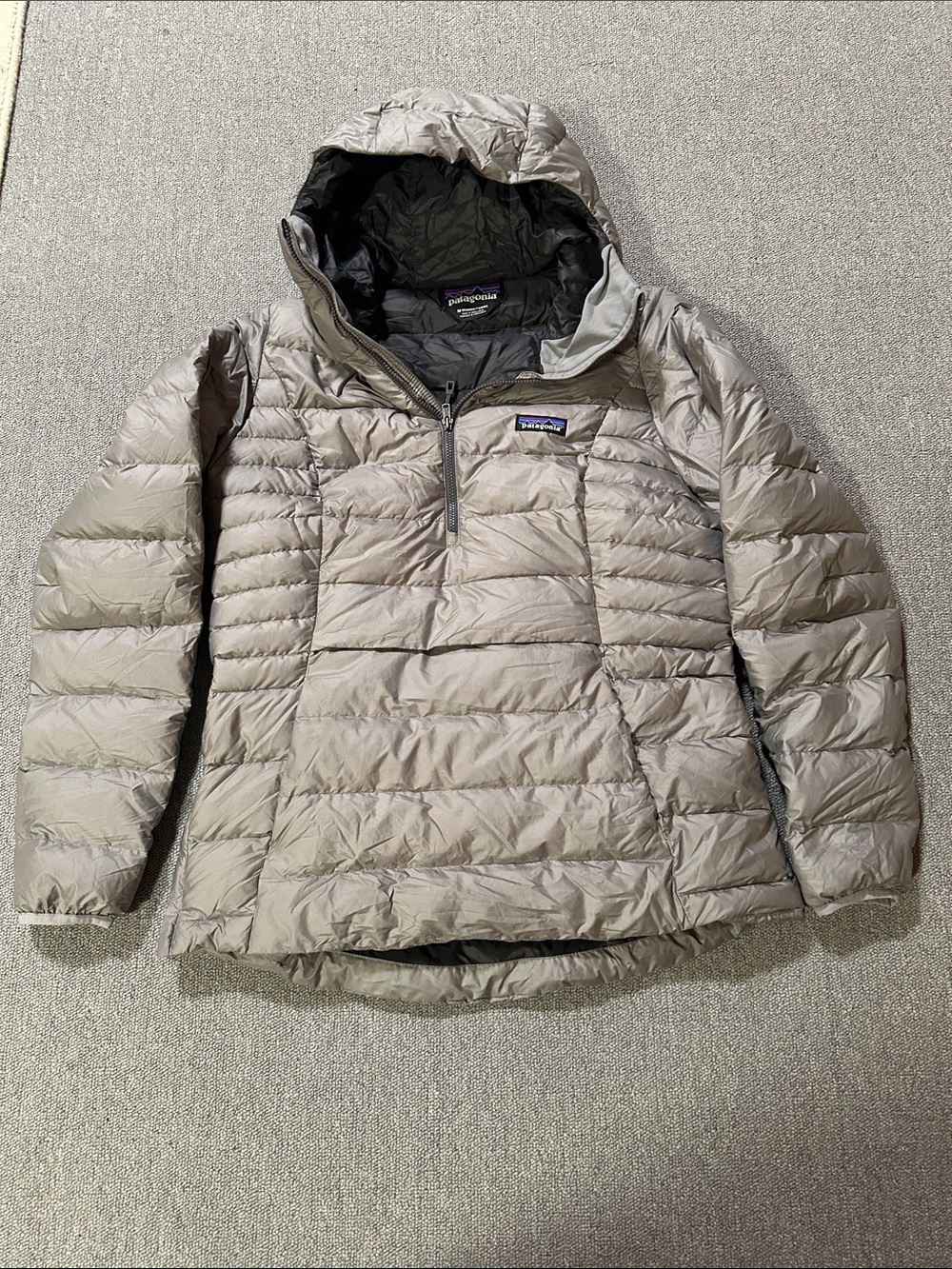 Patagonia Goose Down Sweater Women’s Medium Gray Hoody Hooded Pullover Jacket